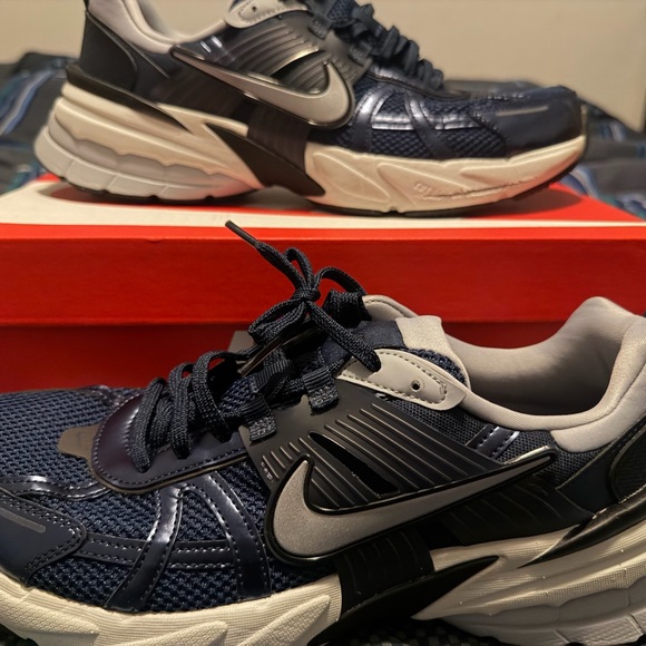 Nike Other - Nike Men’s Navy and Light Gray Athletic Sneakers